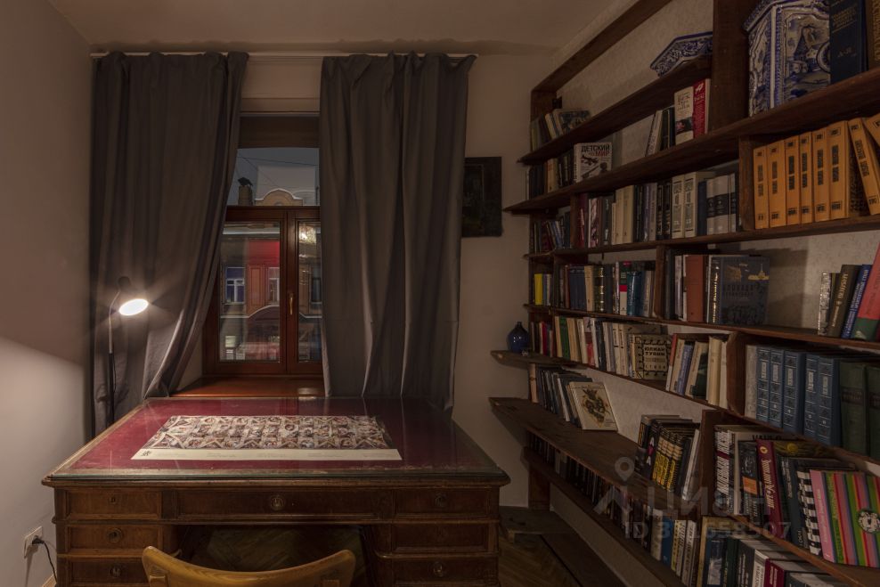 Аренда 4-комн квартиры на вторичном рынке Кузнечный переулок, 14б