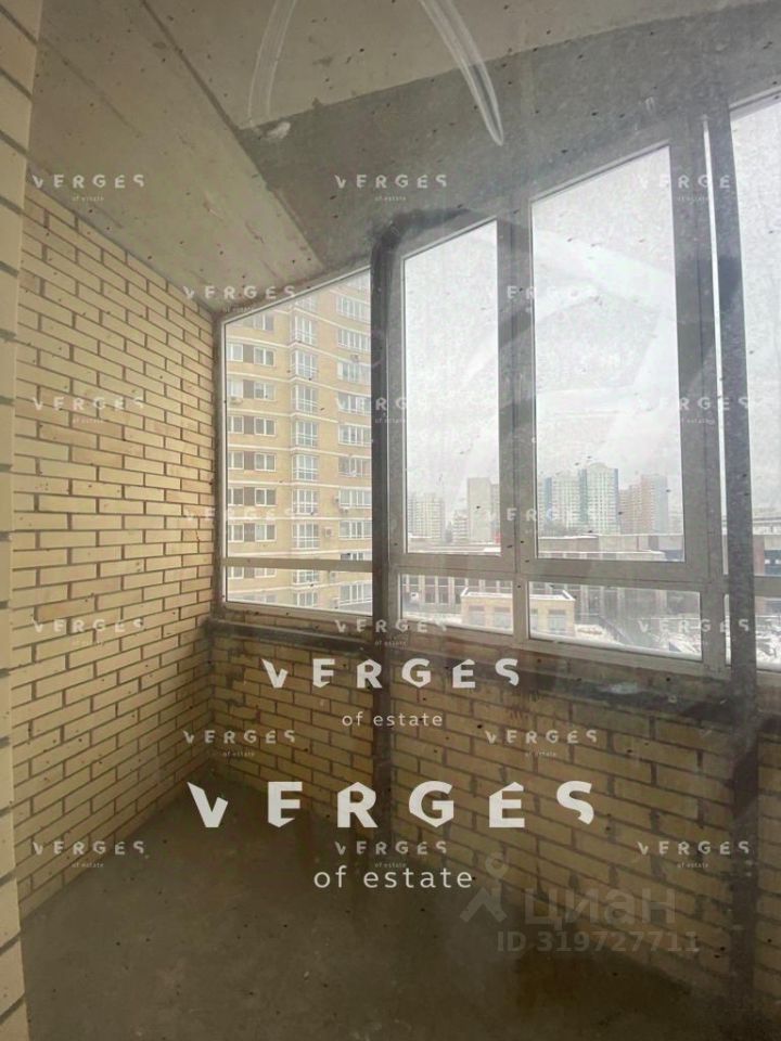 Продажа 4-комн квартиры на вторичном рынке улица Покрышкина, 8