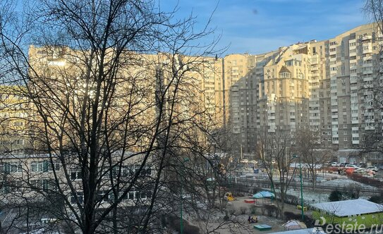 Продажа 3-комн квартиры на вторичном рынке Испытателей пр-кт,  д. 13