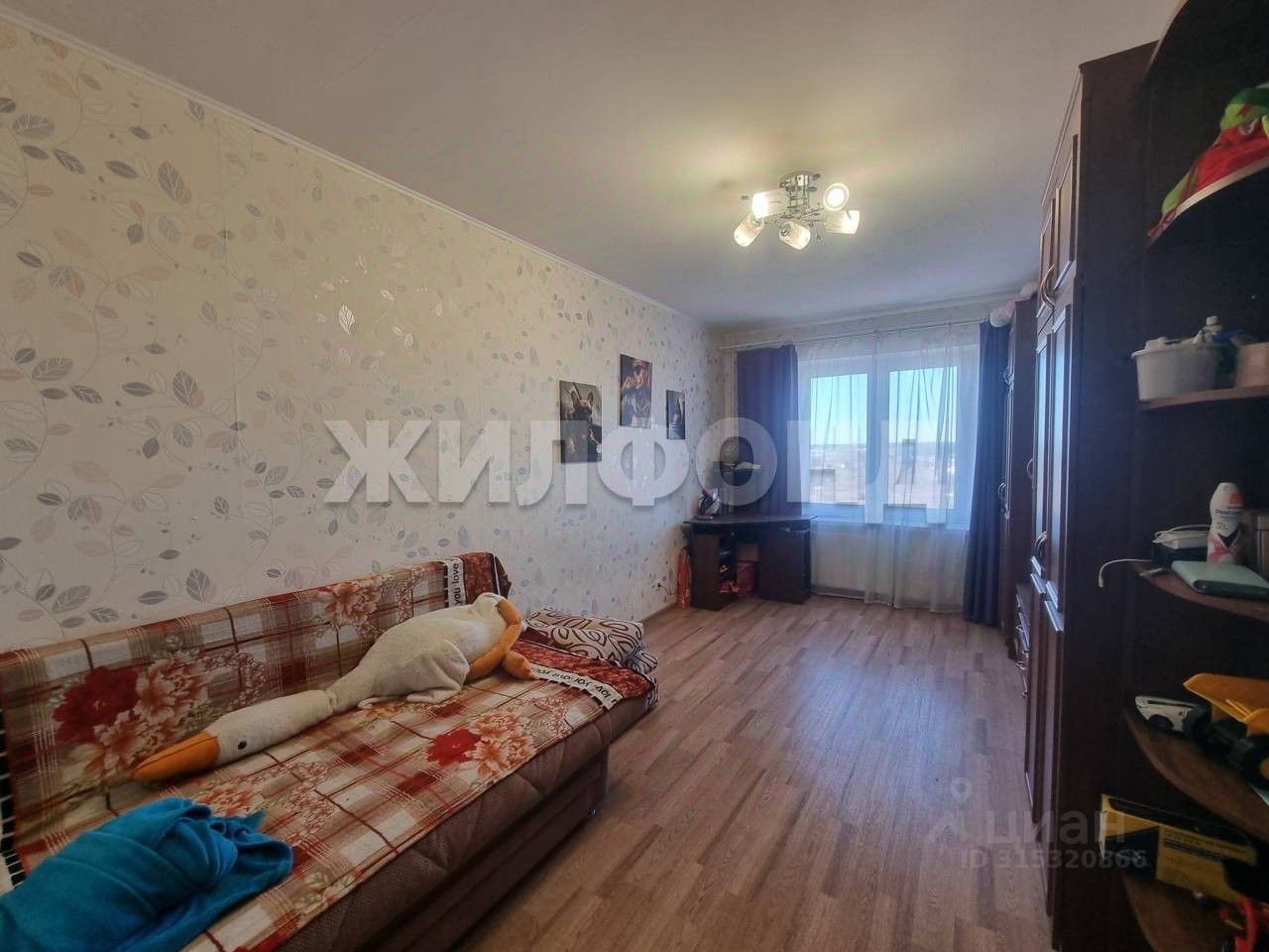 Продажа 1-комн квартиры на вторичном рынке Гатчина, улица Генерала Сандалова, 1