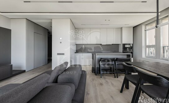 Продажа 4-комн квартиры на вторичном рынке Кастанаевская улица,  д. 66