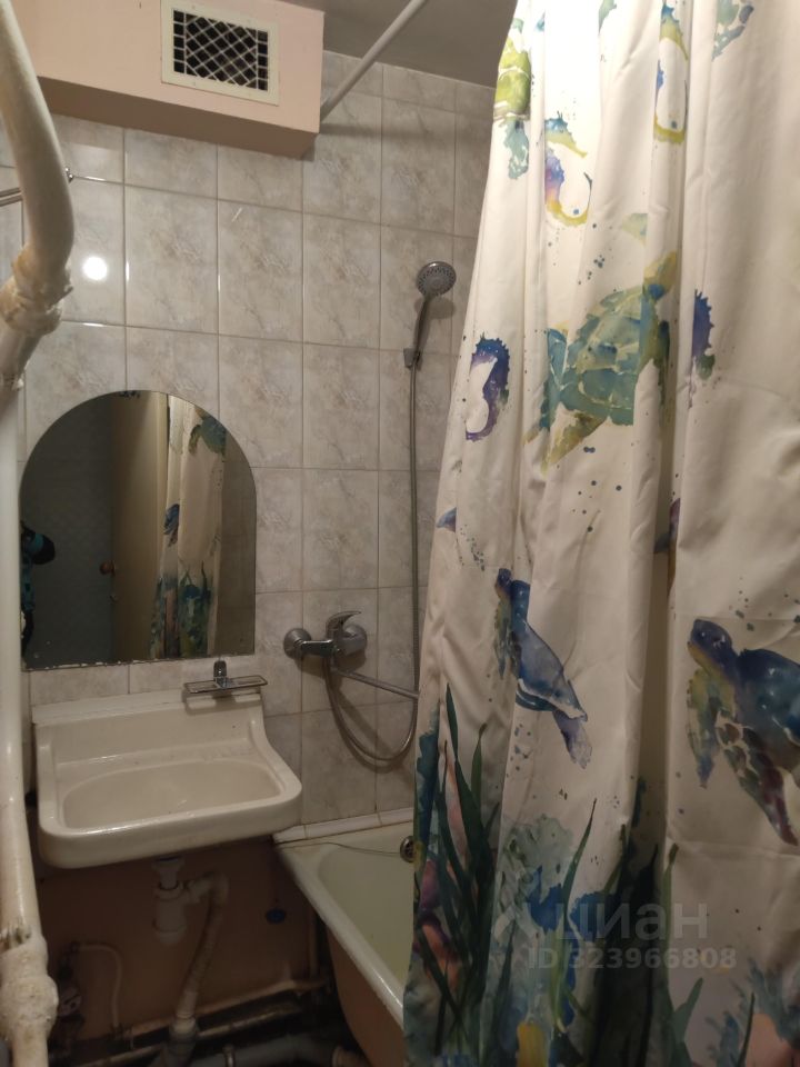 Продажа 2-комн квартиры на вторичном рынке улица Кубинка, 18К4