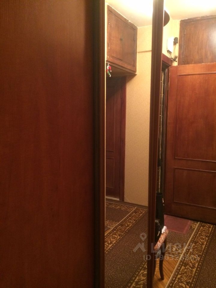 Аренда 2-комн квартиры на вторичном рынке Веерная улица, 40К3