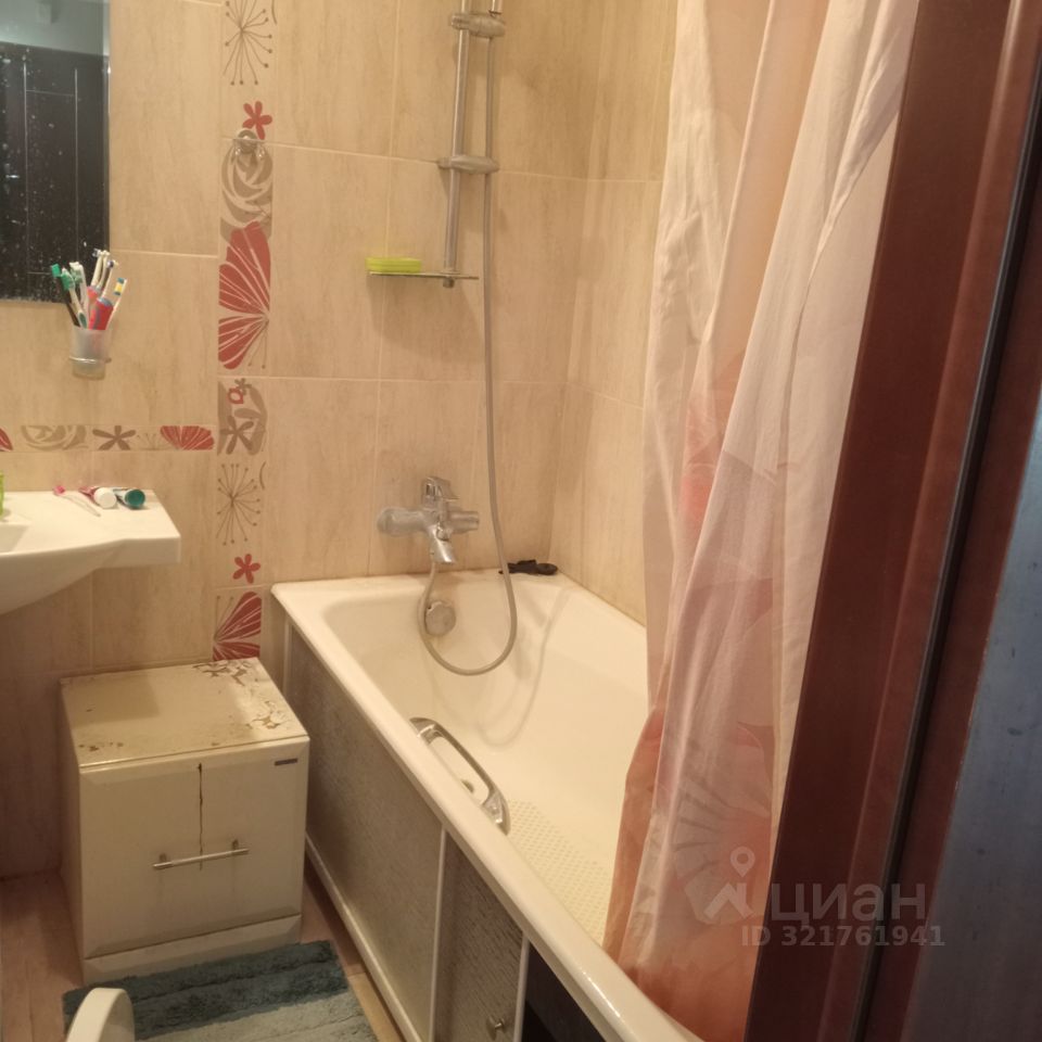 Продажа 3-комн квартиры на вторичном рынке Чехов, Московская улица, 98