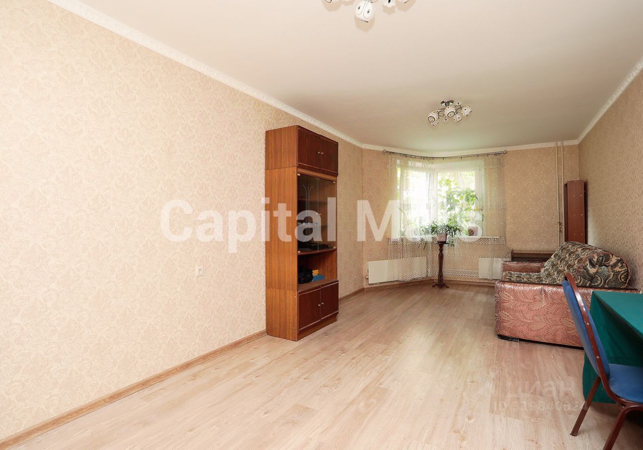 Аренда 3-комн квартиры на вторичном рынке улица Верхние Поля, 10