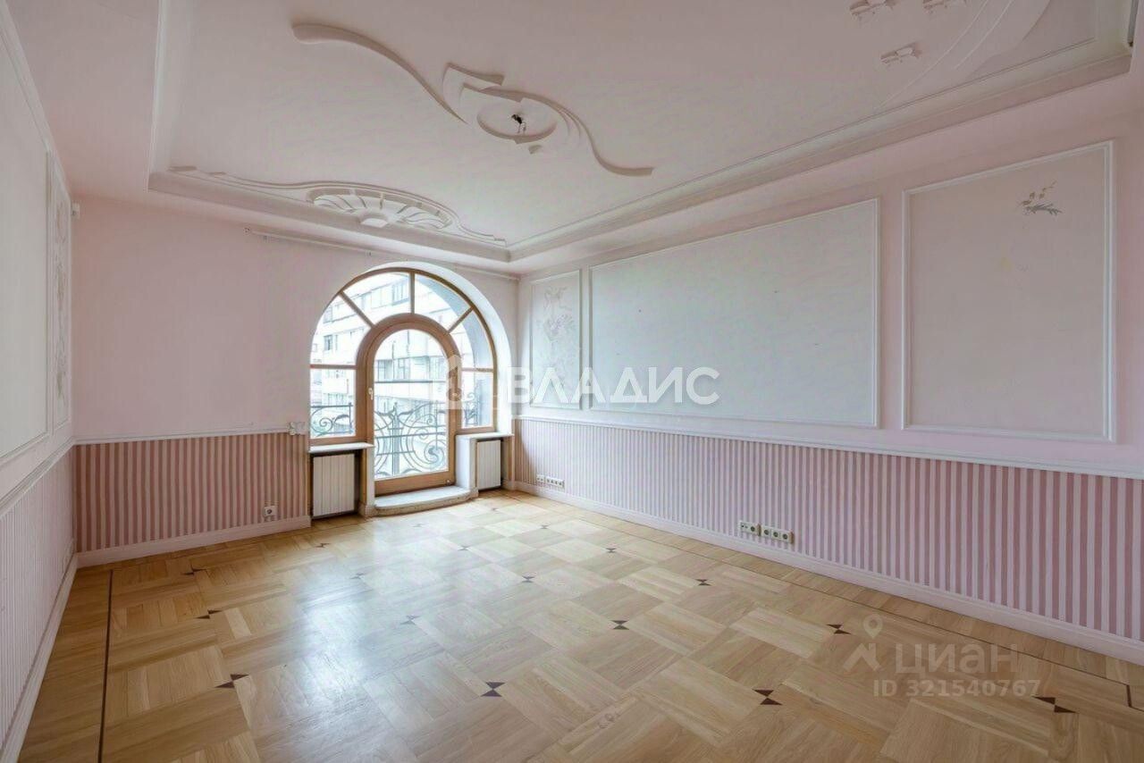 Продажа 5-комн квартиры на вторичном рынке Нижняя Первомайская улица, 64