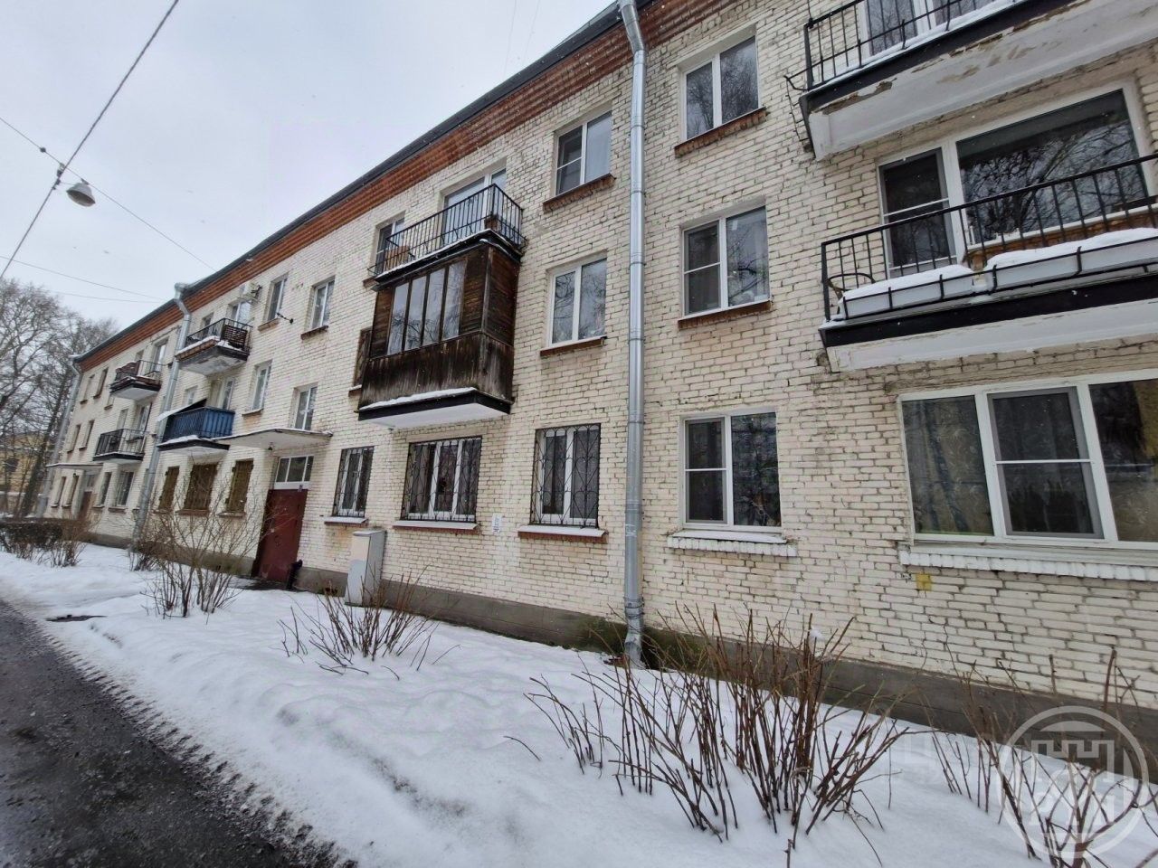 Продажа 1-комн квартиры на вторичном рынке улица Летчика Пилютова, 30