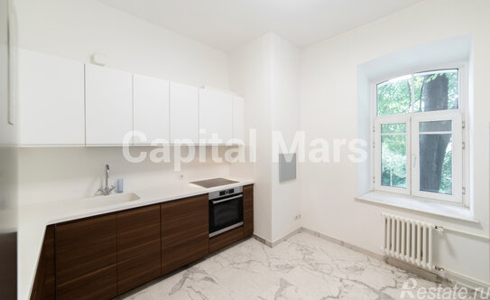 Аренда 4-комн квартиры на вторичном рынке Последний переулок,  д. 21