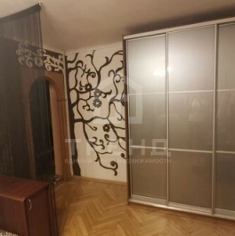 Продажа 3-комн квартиры на вторичном рынке ул Матроса Железняка,  д. 5