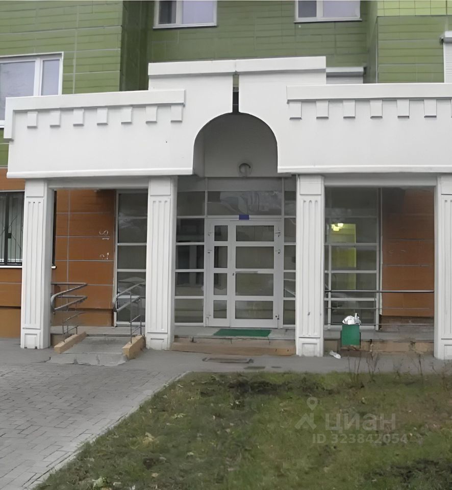 Продажа 2-комн квартиры на вторичном рынке Большая Очаковская улица, 10к2