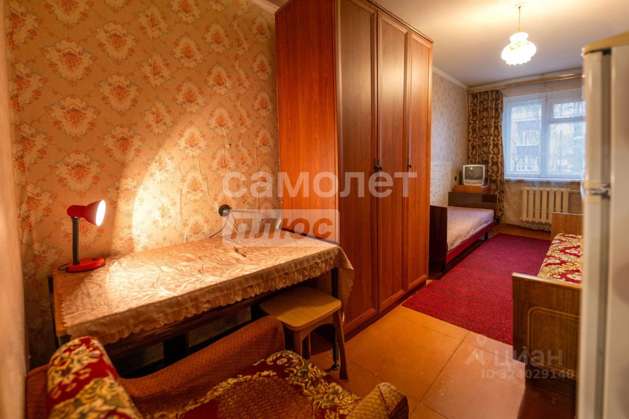 Продажа 2-комн квартиры на вторичном рынке Чехов, улица Чехова, 61