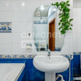 Продажа 5-комн квартиры на вторичном рынке Средний пр-кт,  д. 3/15