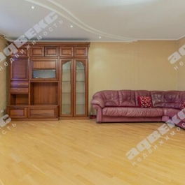 Продажа 3-комн квартиры на вторичном рынке Коломяжский пр-кт,  д. 26