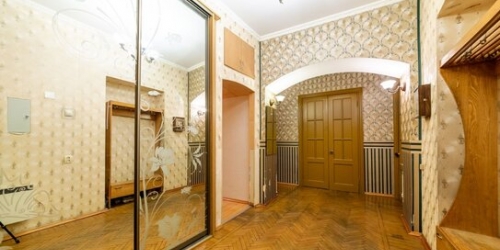 4-комн квартира Обуховской обороны пр-кт,  д. 93