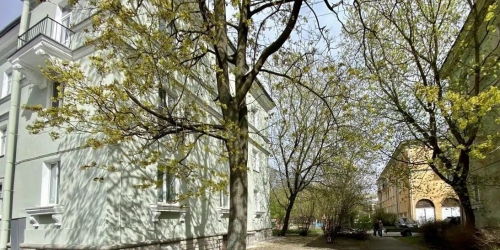 3-комн квартира Белоусова ул. ,  д. 25