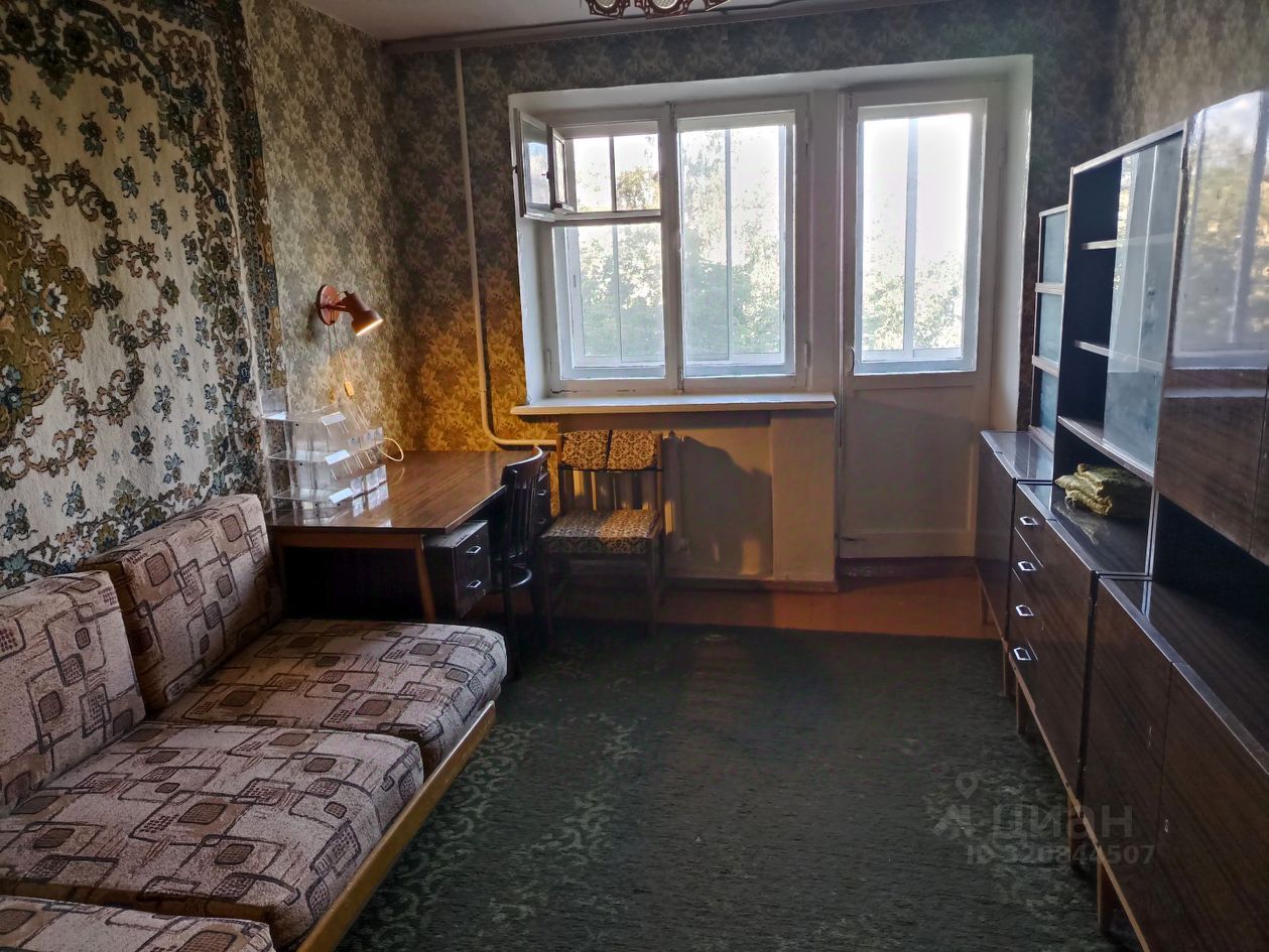 Продажа 3-комн квартиры на вторичном рынке Серпухов, Октябрьская улица, 28А