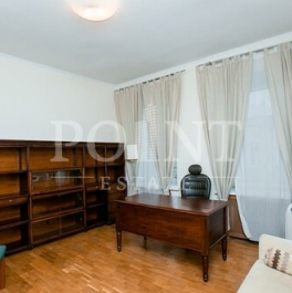 Продажа 3-комн квартиры на вторичном рынке улица Петровка,  д. 28 с2