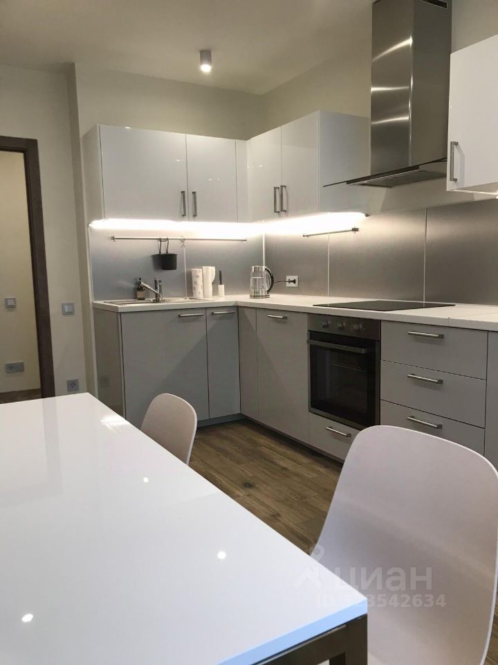 Аренда 2-комн квартиры на вторичном рынке улица Савушкина, 140