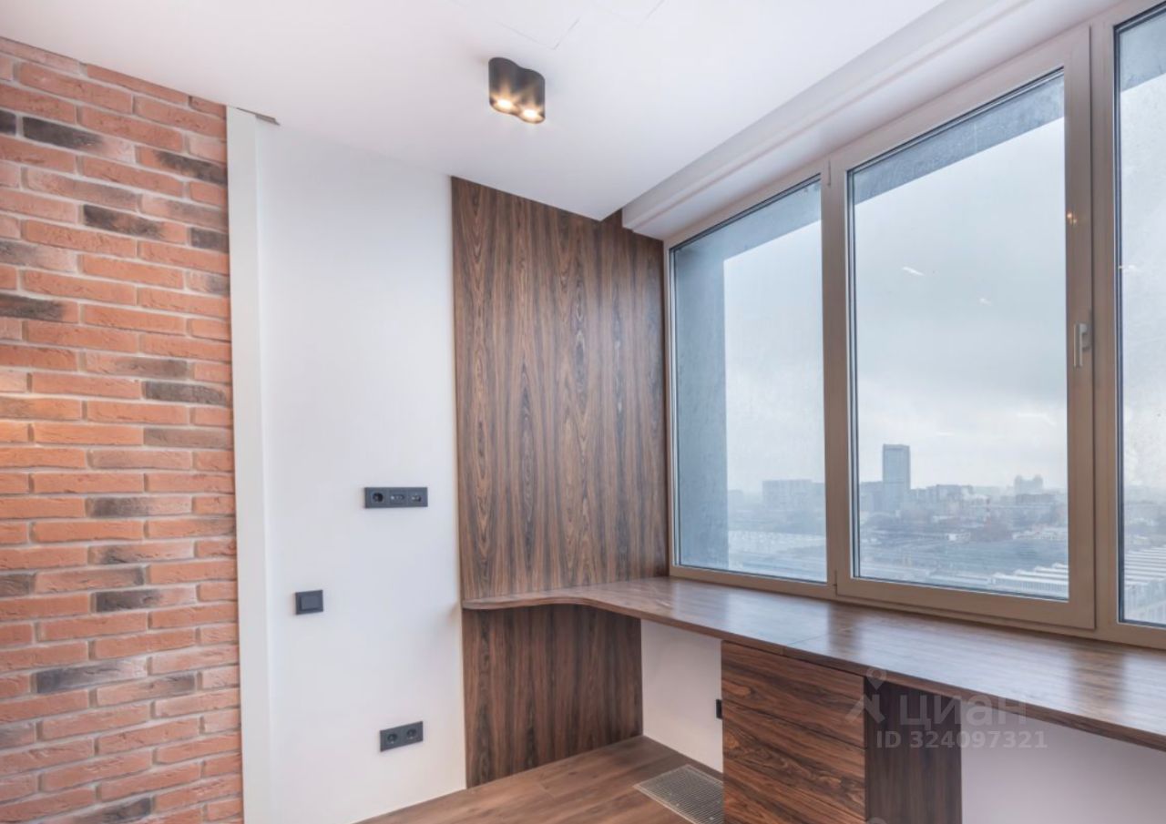 Продажа 3-комн квартиры на вторичном рынке улица Авиаконструктора Сухого, 2к2