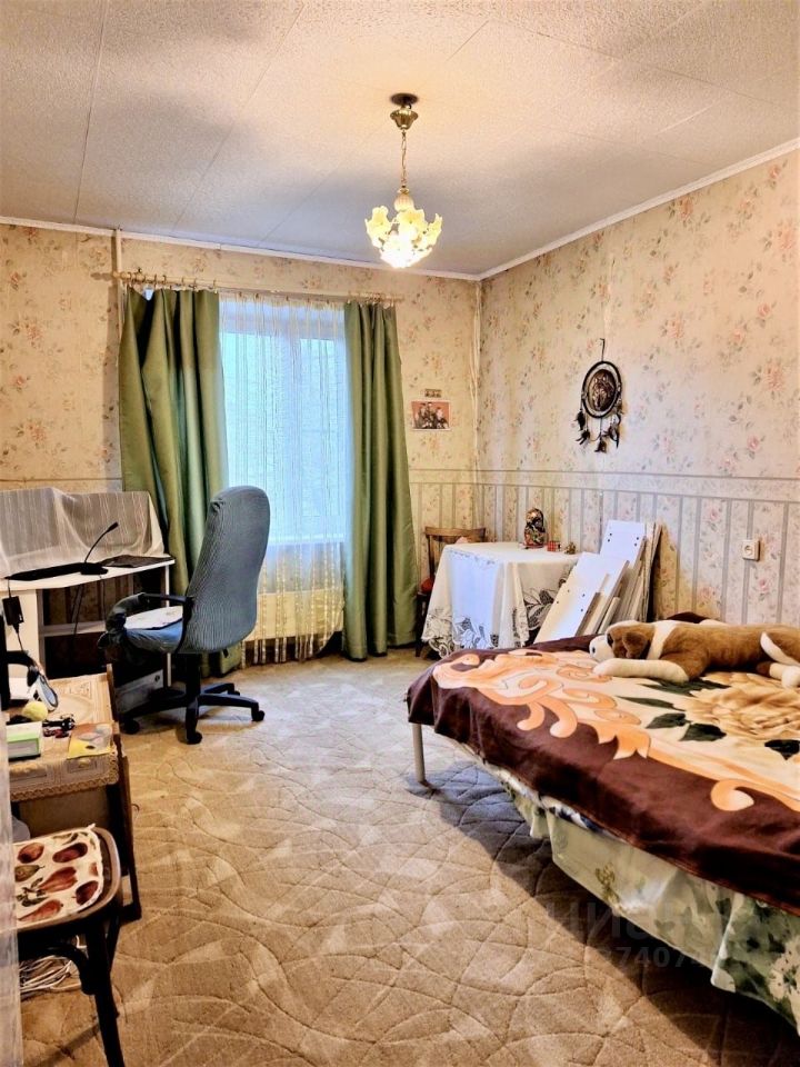 Продажа 3-комн квартиры на вторичном рынке Луга, проспект Кирова, 22к2