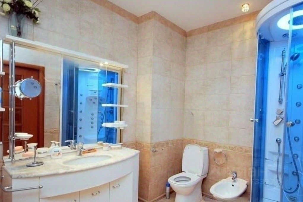 Продажа 4-комн квартиры на вторичном рынке Наставнический переулок, 6