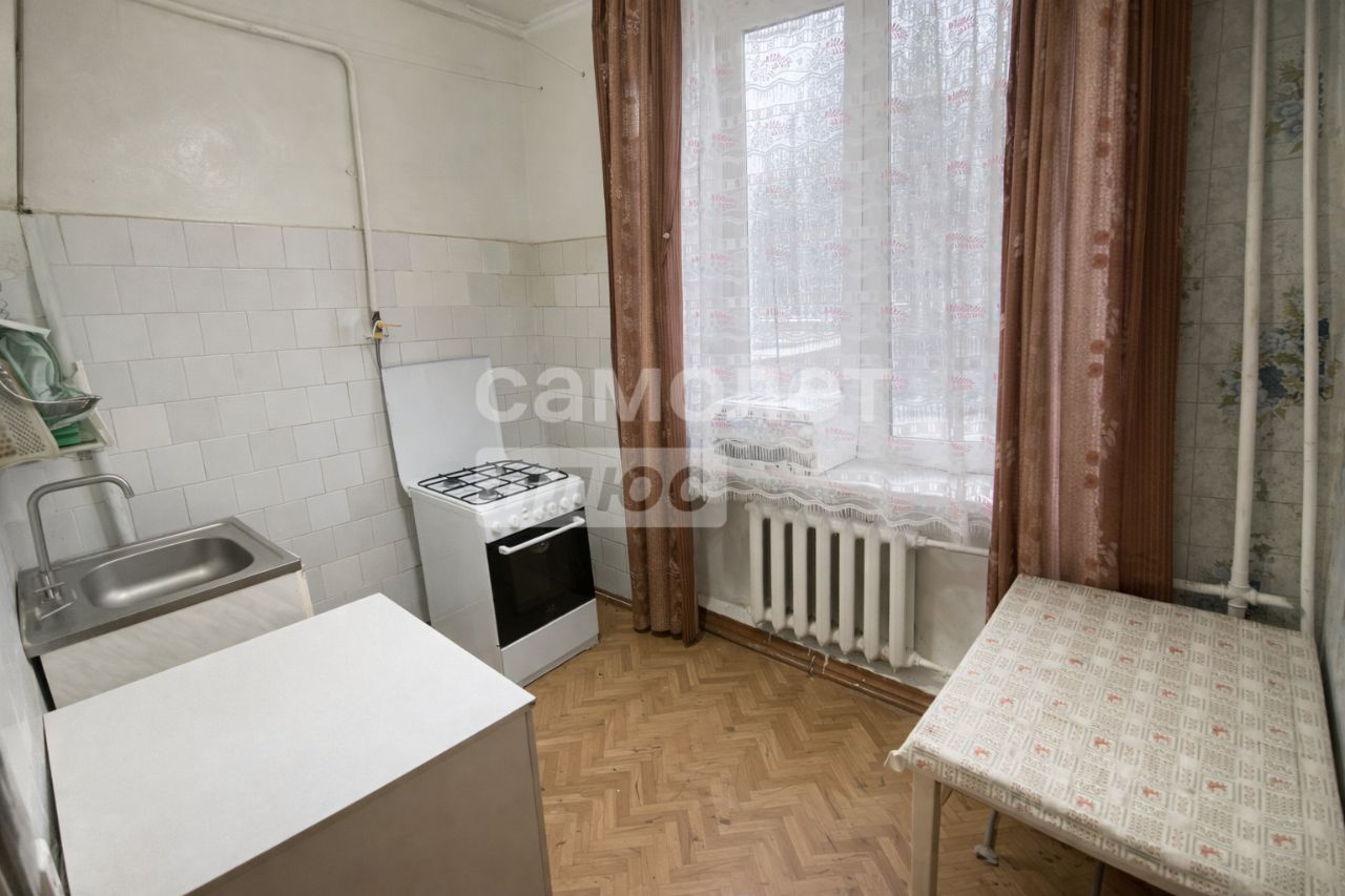 Продажа 2-комн квартиры на вторичном рынке Южный мкр, улица Ленина,  д. 13