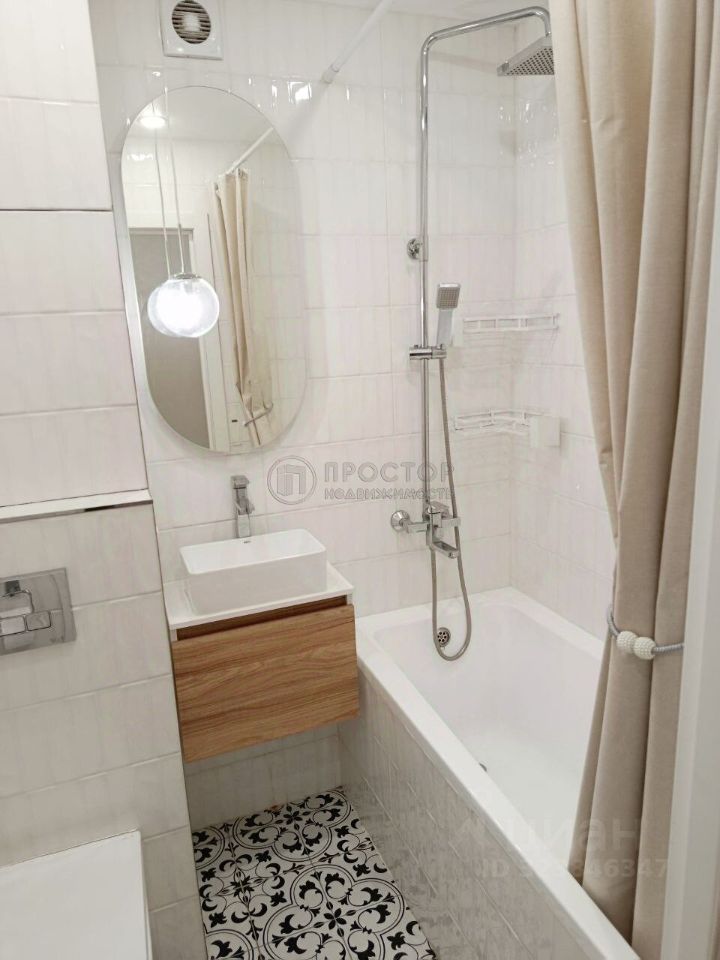 Продажа 1-комн квартиры на вторичном рынке Онежская улица, 45/19