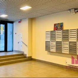 Продажа 3-комн квартиры на вторичном рынке Юлиана Семёнова ул,  д. 8 к2