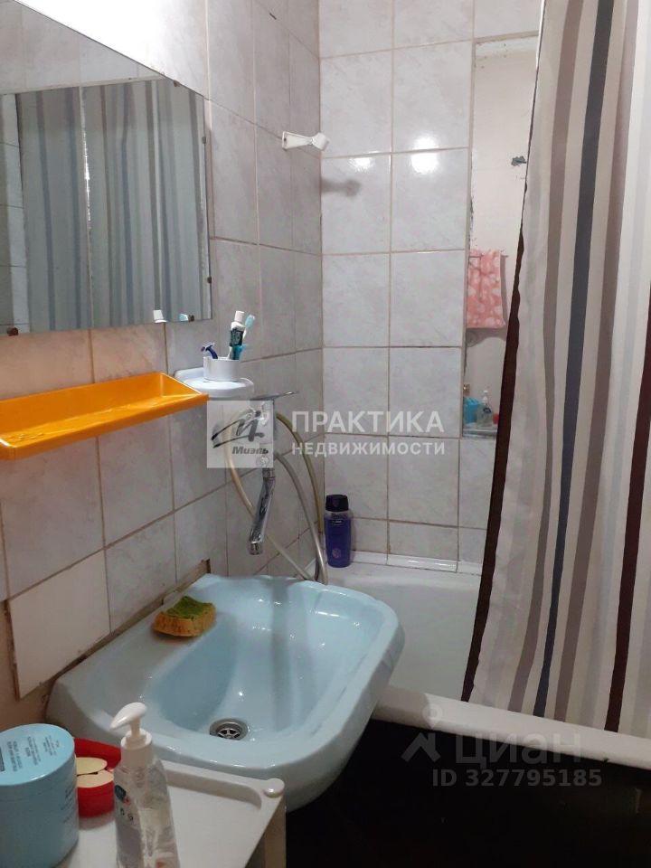 Продажа 4-комн квартиры на вторичном рынке Краснодонская улица, 39