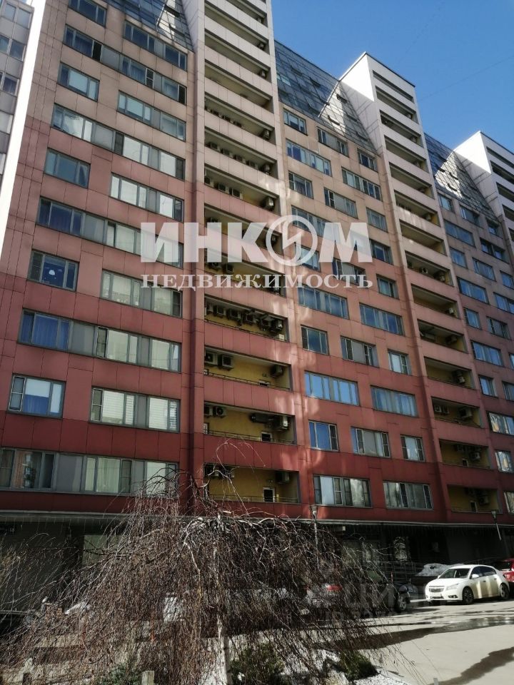 Продажа 3-комн квартиры на вторичном рынке Симферопольский проезд,  д. 18