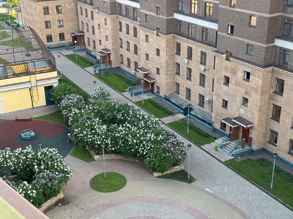 Продажа 2-комн квартиры на вторичном рынке Химки, улица Германа Титова, 2к2