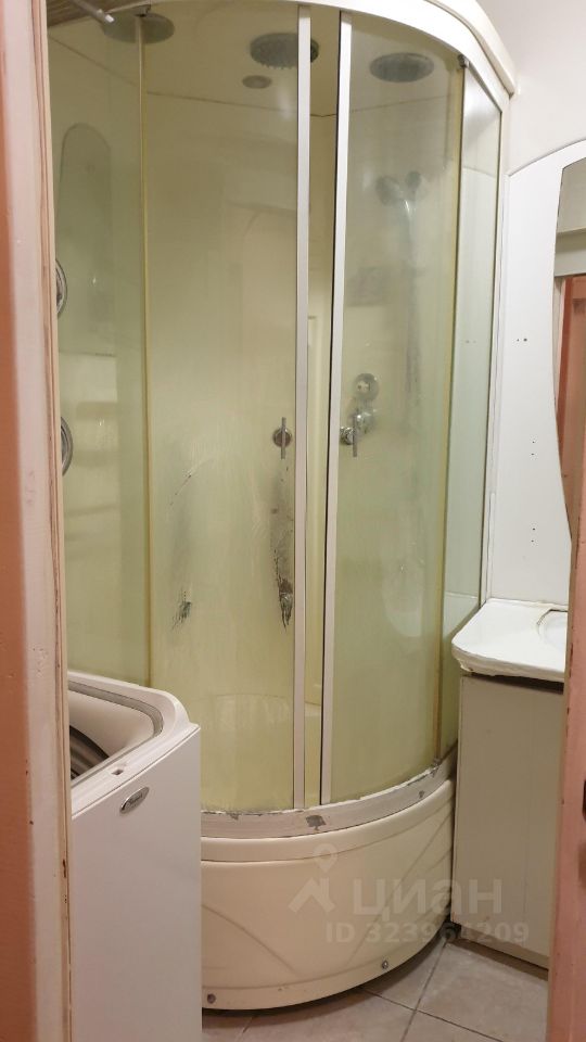 Продажа 1-комн квартиры на вторичном рынке Будапештская улица, 3К2