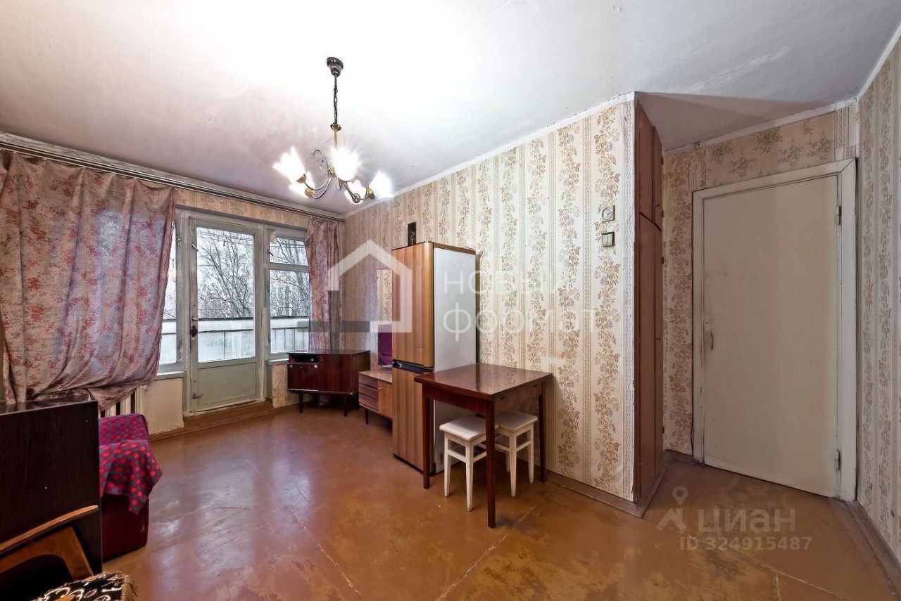 Продажа 3-комн квартиры на вторичном рынке пос. Здравница, улица Дубки, 6