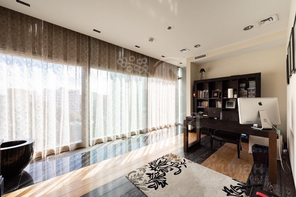 Продажа 3-комн квартиры на вторичном рынке улица Климашкина, 17С2