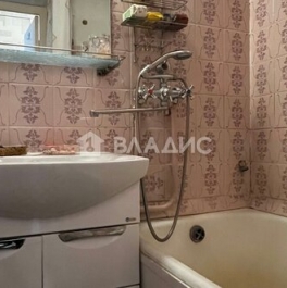 Продажа 2-комн квартиры на вторичном рынке Батайская улица