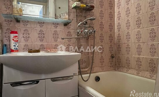 Продажа 2-комн квартиры на вторичном рынке Батайская улица