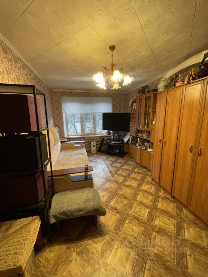 Продажа 3-комн квартиры на вторичном рынке Чехов, Весенняя улица, 15
