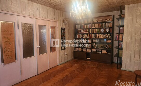 Продажа 2-комн квартиры на вторичном рынке Белоостровская улица,  д. 33