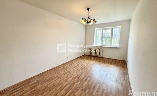 Продажа 2-комн квартиры на вторичном рынке Шлиссельбургский пр-кт,  д. 24 к1