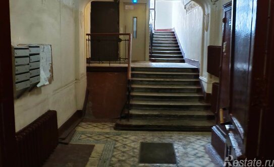 Продажа 4-комн квартиры на вторичном рынке 9-я линия,  д. 18