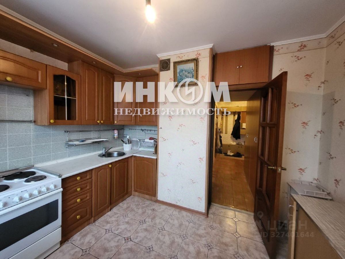Продажа 3-комн квартиры на вторичном рынке улица Менжинского, 32К1