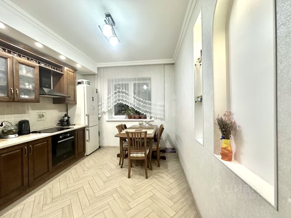 Продажа 3-комн квартиры на вторичном рынке Хлебниково мкр, Новое шоссе, 10