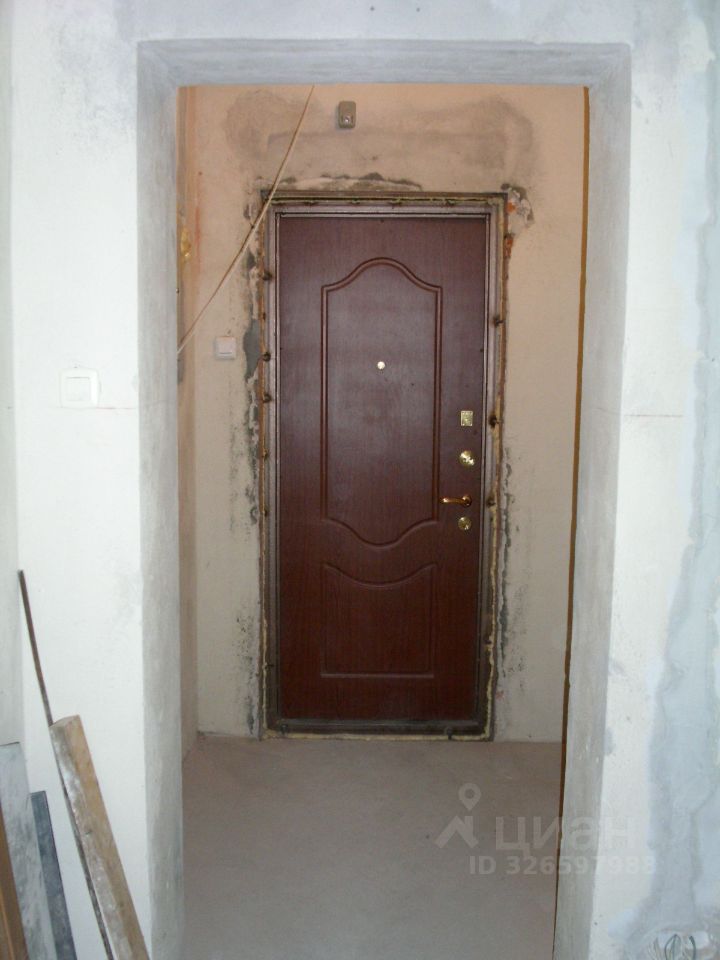 Продажа 3-комн квартиры на вторичном рынке проспект Наставников, 19