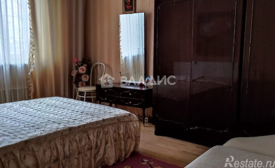 Продажа 3-комн квартиры на вторичном рынке бульвар Адмирала Ушакова,  д. 8