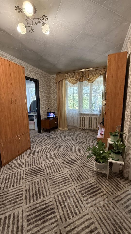 Продажа 2-комн квартиры на вторичном рынке Уваровка пгт, улица Урицкого, 14