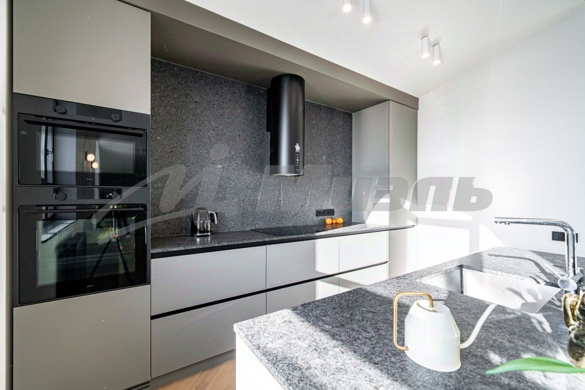 Продажа 3-комн квартиры на вторичном рынке улица Куусинена, 17к2