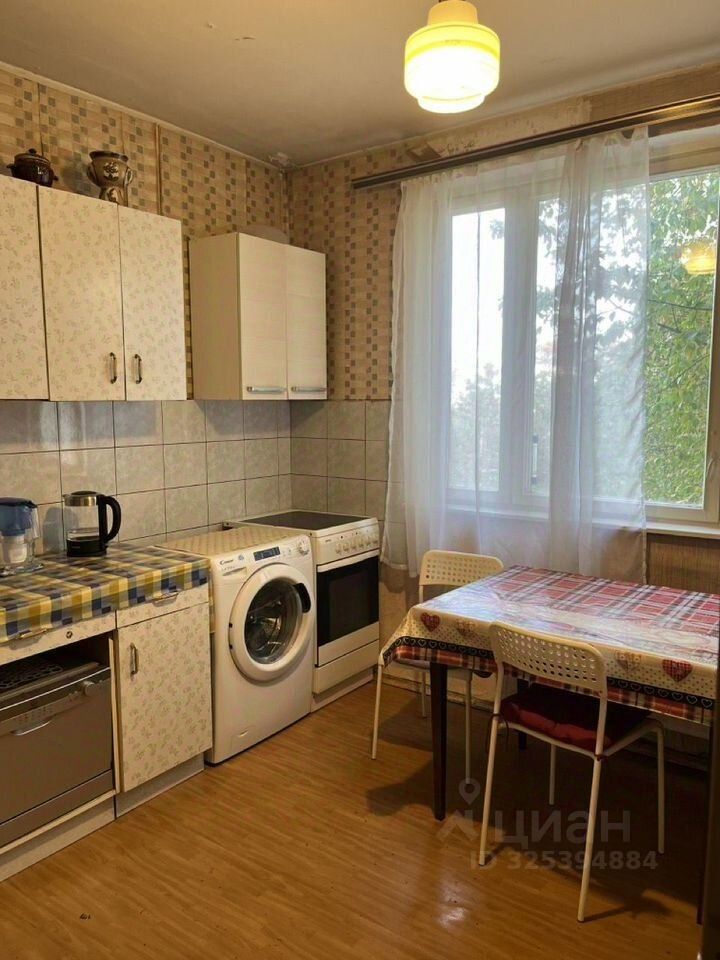 Продажа 3-комн квартиры на вторичном рынке Привольная улица, 73К1