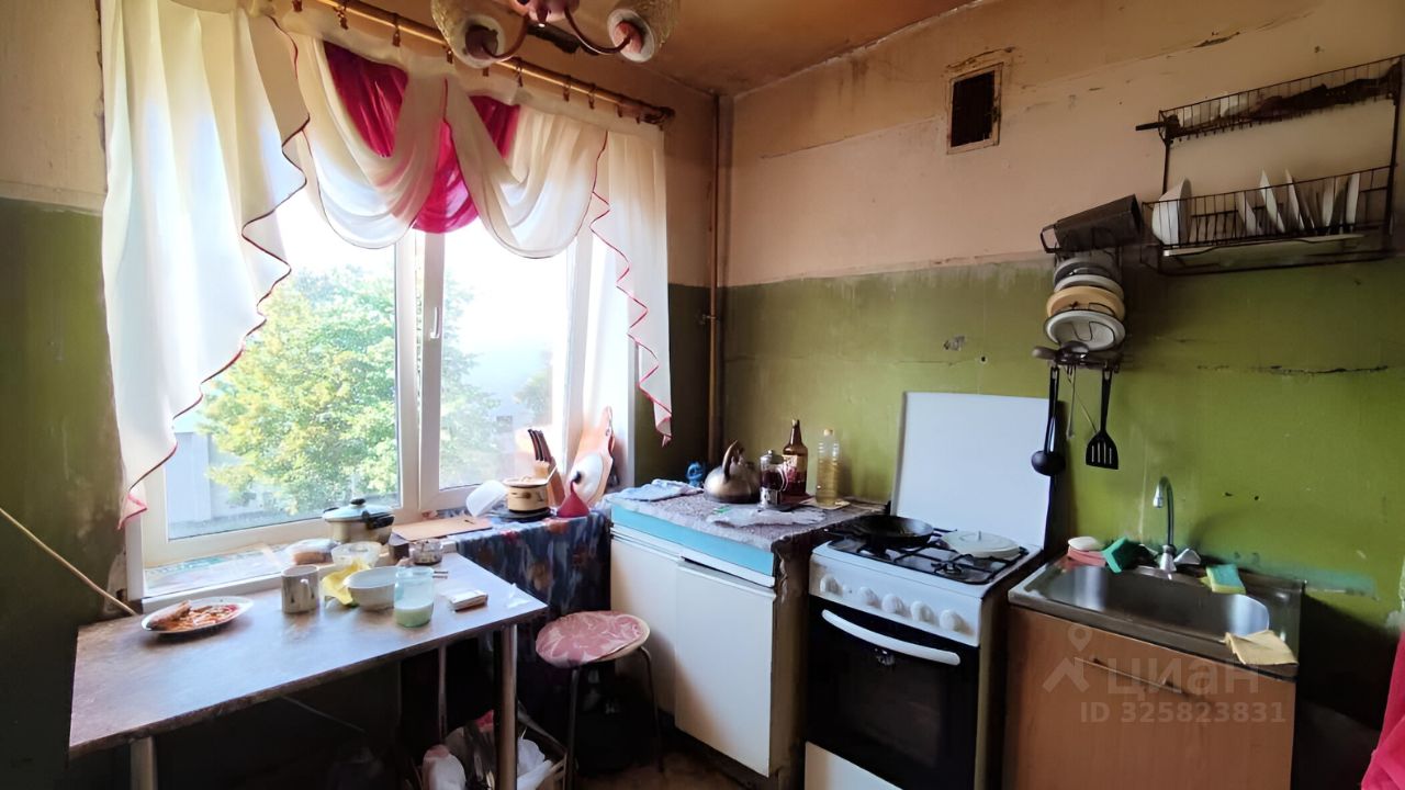 Продажа 3-комн квартиры на вторичном рынке Кировск, Набережная улица, 13