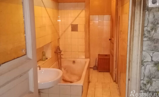 Продажа 2-комн квартиры на вторичном рынке Херсонская улица,  д. 10