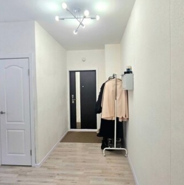 Продажа 3-комн квартиры на вторичном рынке Юнтоловский пр-кт,  д. 49,  к. 4